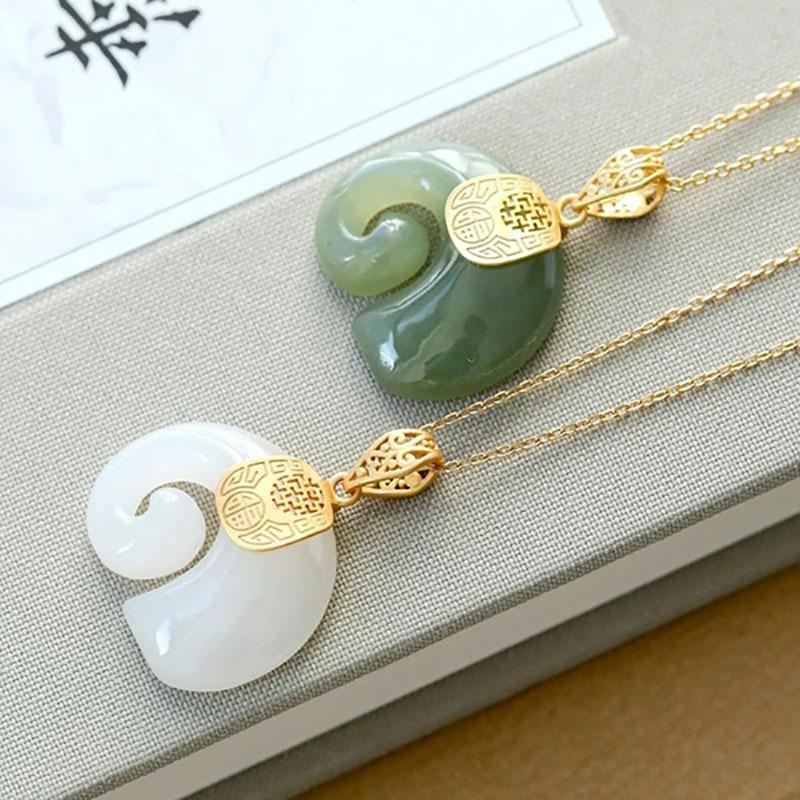 Small Elephant Necklace for Women, Ethnic Style Attracts Wealth and Auspicious Elephant Pendant, Temperament Clavicle Chain.