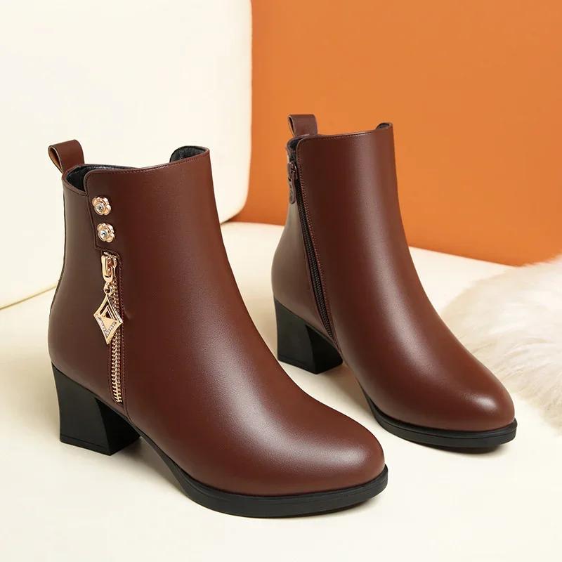 Fashion Women Leather Boots Genuine Leather Plush Boots Winter Warm Thick Heel Brand High-heeled Fashion Snow Boots Women Short Boots
