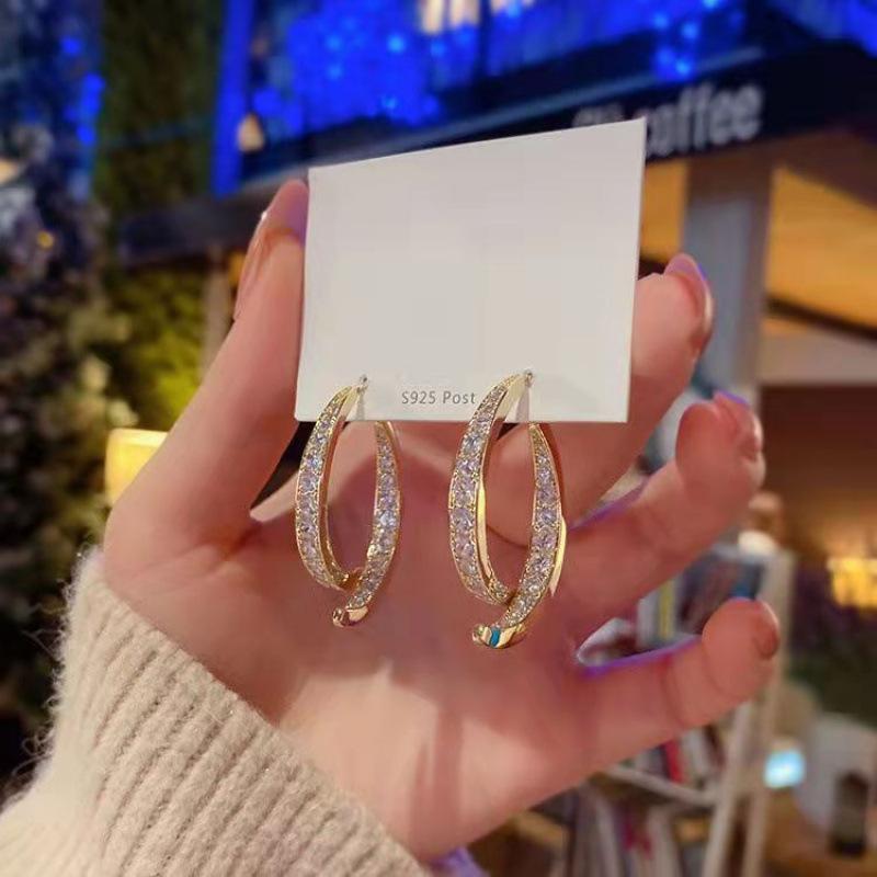 New design sense, front and rear two wear cross-fringed earrings, women's 111 silver needle fashion super flash fishtail stud earrings