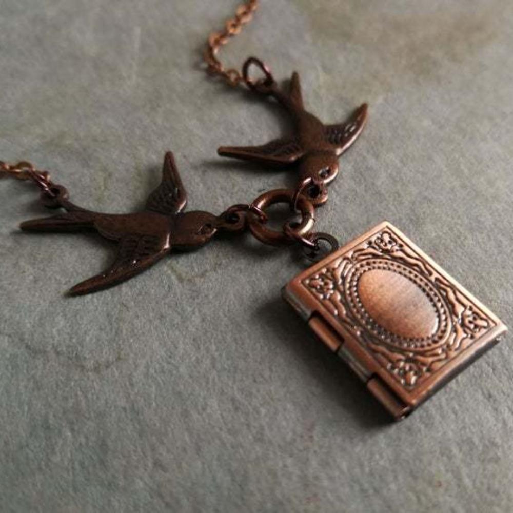 Personality Creative Geometry Square Retro Pattern Photo Box Double Flying Swallows Pendant Necklace for Women Men Jewelry Gifts