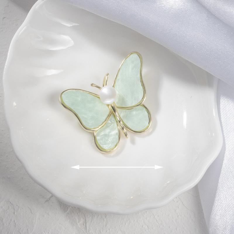 

Брошь «Зеленая бабочка» — это высококлассная и элегантная брошь для женщин, подходящая для свитеров и костюмов, и она универсальна для фиксации одежды.