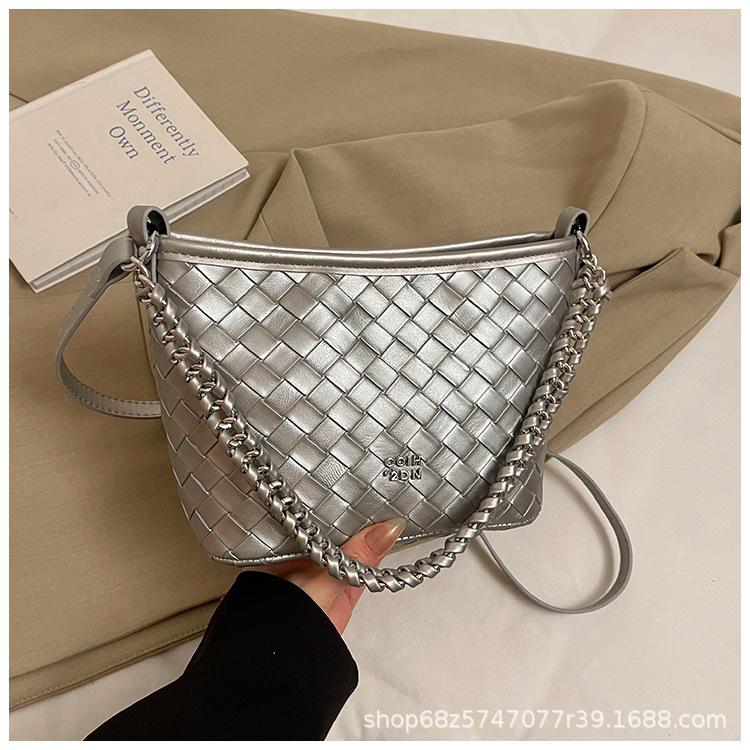 This Year's Popular Bag Women's 2025 New Fashion Texture Shoulder Bag Simple Foreign Style Chain Crossbody Bucket Bag