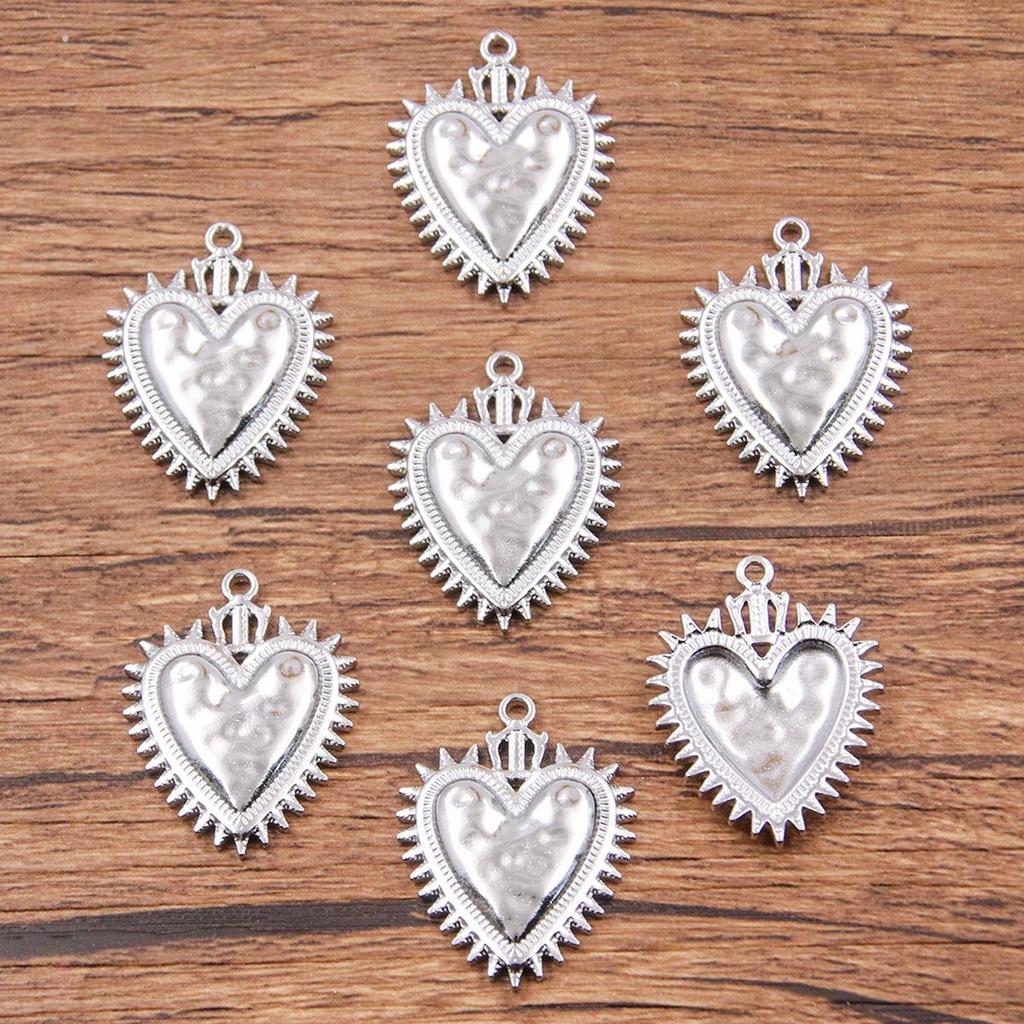 Gothic Heart Charms: Vacuum-Plated Stainless Steel Jewelry Accessories in 2 Colors and Multiple Styles for Halloween Pendants