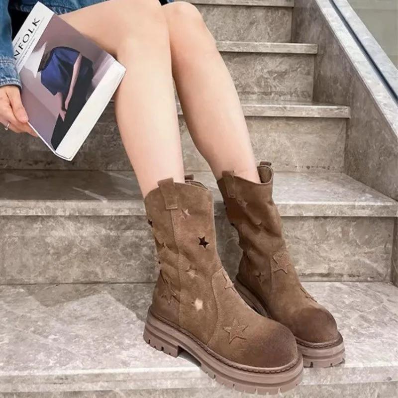 

Ботинки до середины икры Лето 2025 Современные ботинки Квадратный каблук Средний каблук Обувь Женская Высокое качество Слипоны Круглый носок Однотонные Панк Женские ботинки 40 коричневый