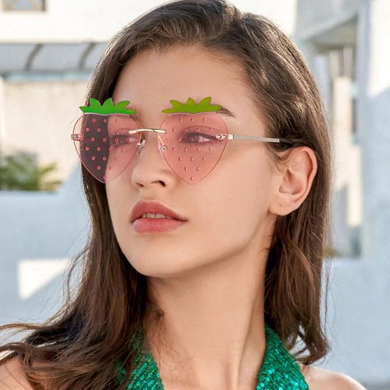 High Quality Y2K Inspired Retro Edgy Punk Trendy High End Designer Style No Rim Female For Both Male Sun Glasses