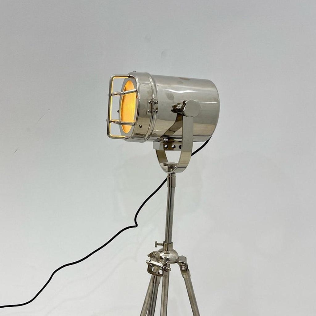 Lampa stołowa Reflektory Reflektory dekoracyjne chromowane wykończenie Stojak na stół Reflektory trójnóg Wystrój domu