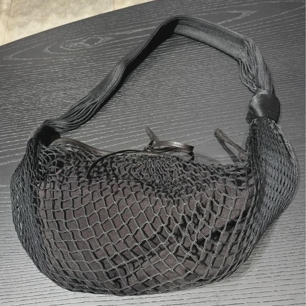 Trendy Croissant Tasche: Stil der Internet-Prominenz, vielseitiges zweifarbiges Netztaschen-Design, Schulter- und Crossbody-Tasche