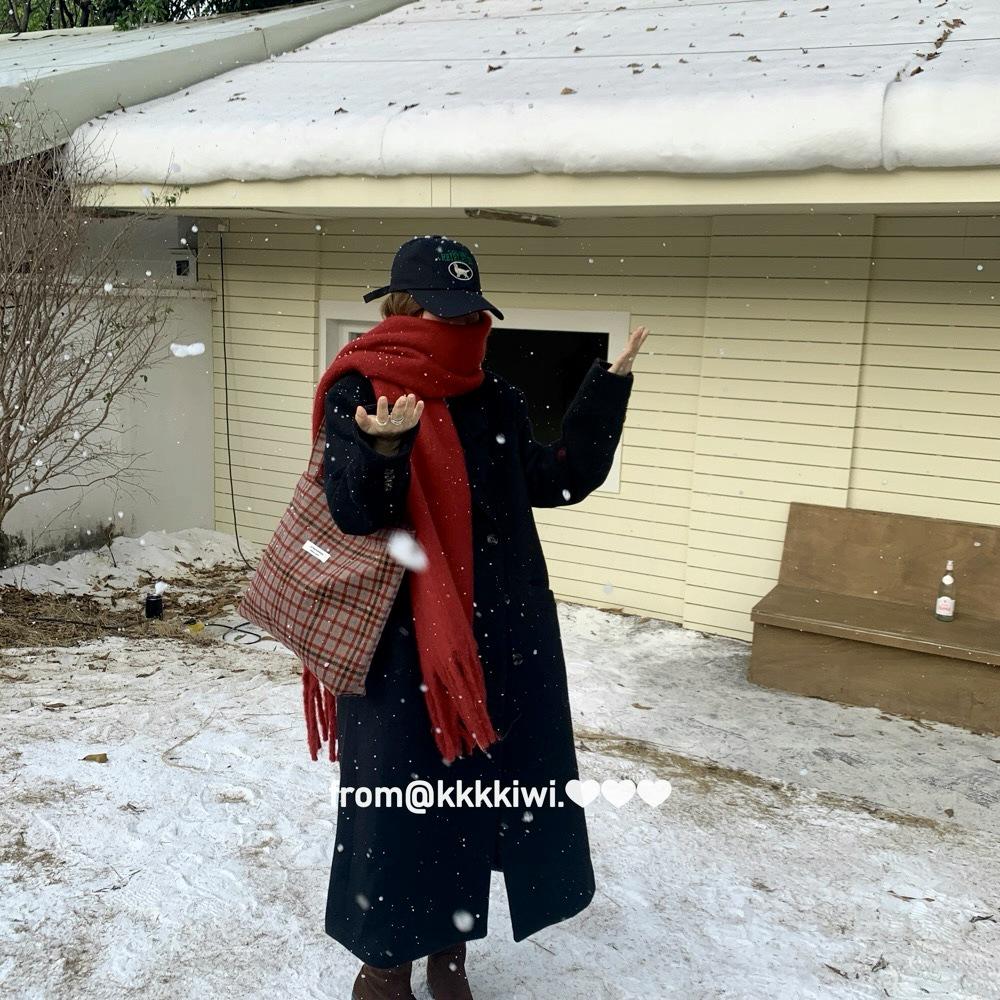 Korean Style Imitation Cashmere Plaid Scarf - Women's Warm, Thick, and Versatile Neck Warmer for Fall and Winter.