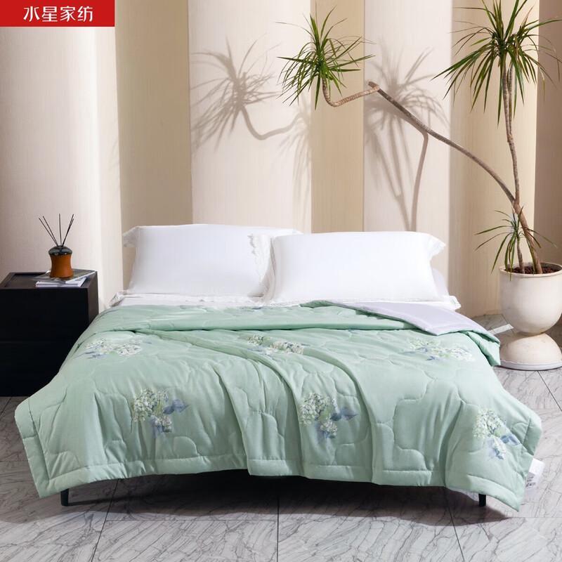 

Mercury Home Textiles Floral Summer Quilt