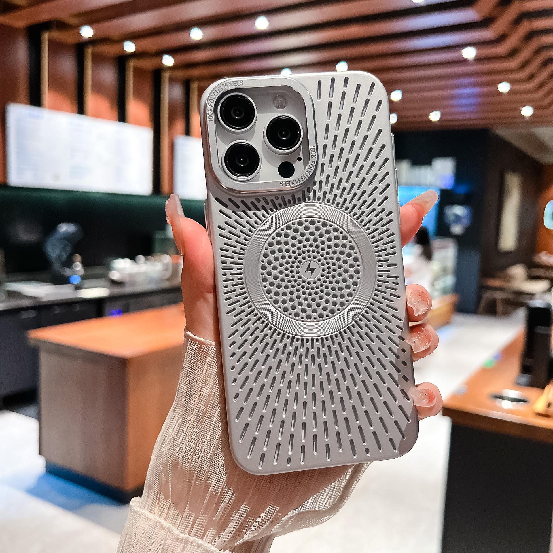 

Рассеивание тепла с датчиком льда Подходит для чехла для мобильного телефона с магнитной зарядкой iPhone 16 Berlin Защитный чехол от падений Apple 15 ProMax 14 iPhone12proMax серебряный