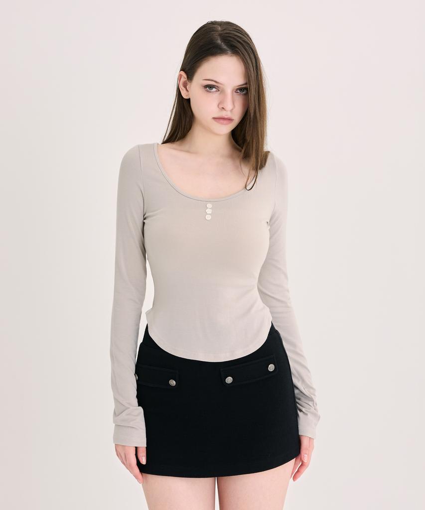 Akeumeseodeu Scoop Neck Button Long Sleeve Top [Beige]