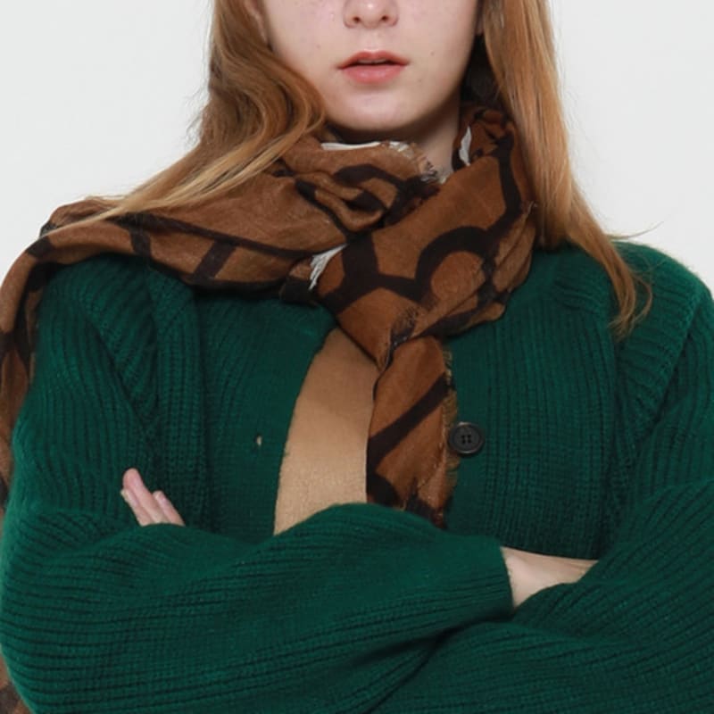 V`s atelier printed muffler