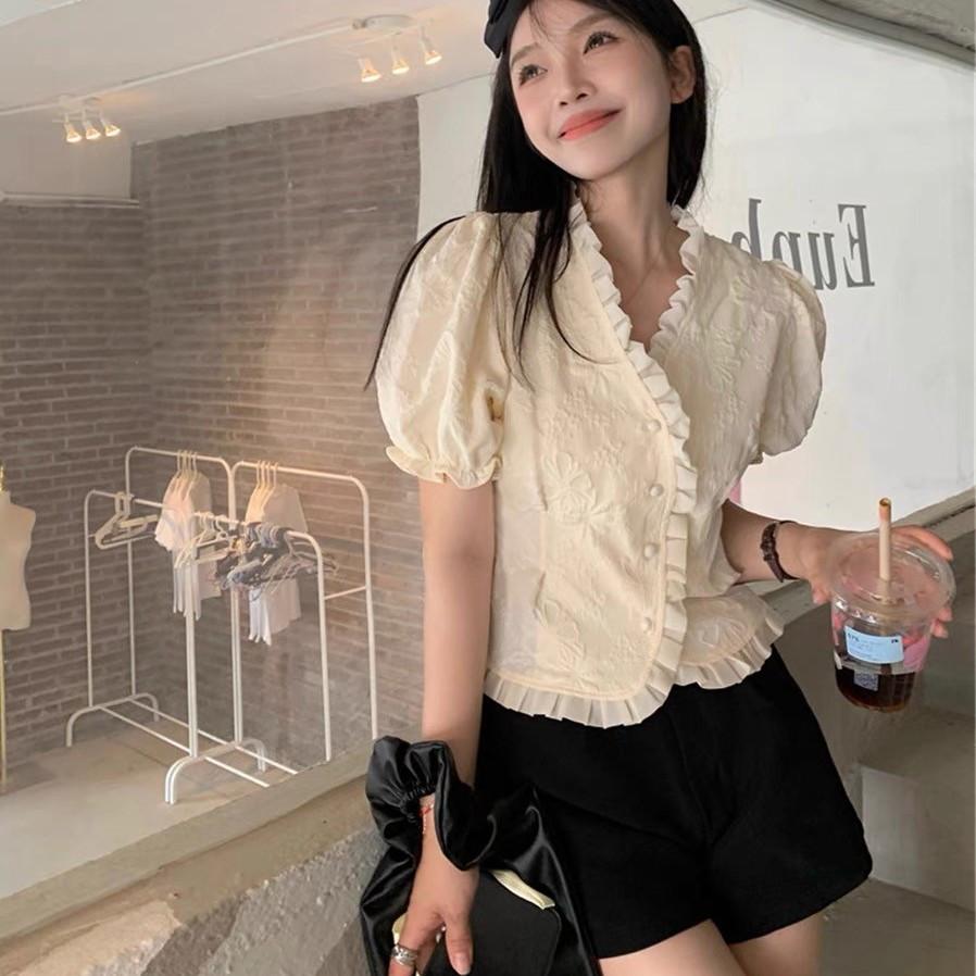 French Gentle V-neck Heavy Duty Shirt with A Unique Summer Temperament Chic Shirt with Short Bubble Sleeves Women's Top