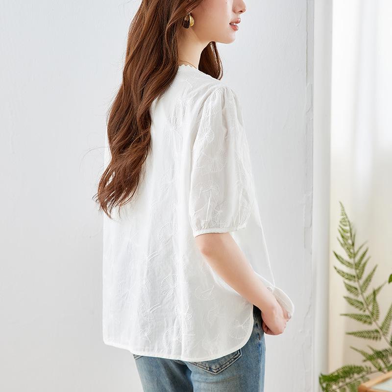 Spitze Spitze Rundhals-Shirt für Damen Kurzärmelige Sommerkleidung Neuer Stil Leichtes Baumwoll-Stickshirt