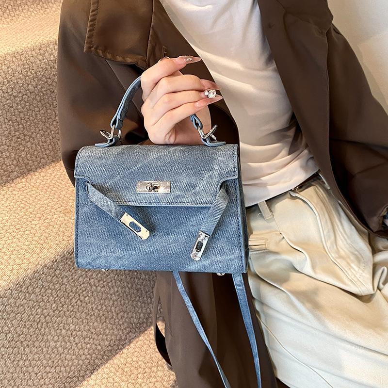 Retro Commuter Texture Lock Buckle Gentle Temperament Handbag Versatile Crossbody Lock Buckle Bag