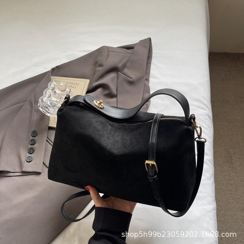 Retro Matte Niche Underarm Bag Winter New Versatile Women's Bag Popular Messenger Bag Shoulder Tote Bag