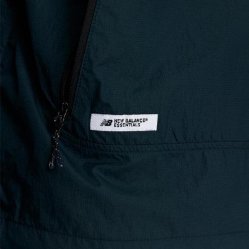 New Balance Essential Small Logo Windbreaker Nbnae21013 Bs