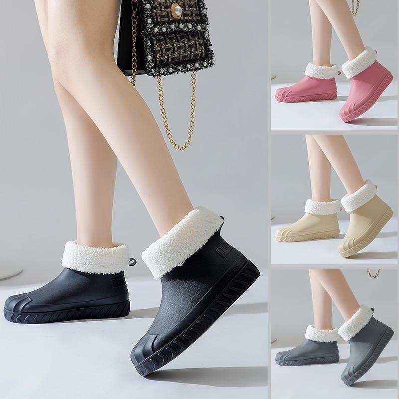 Rain Shoes Women's Fashion Outer Wear Water Shoes Waterproof and Non-slip Soft Sole Kitchen Short Rubber Shoes Rain Boots Batch