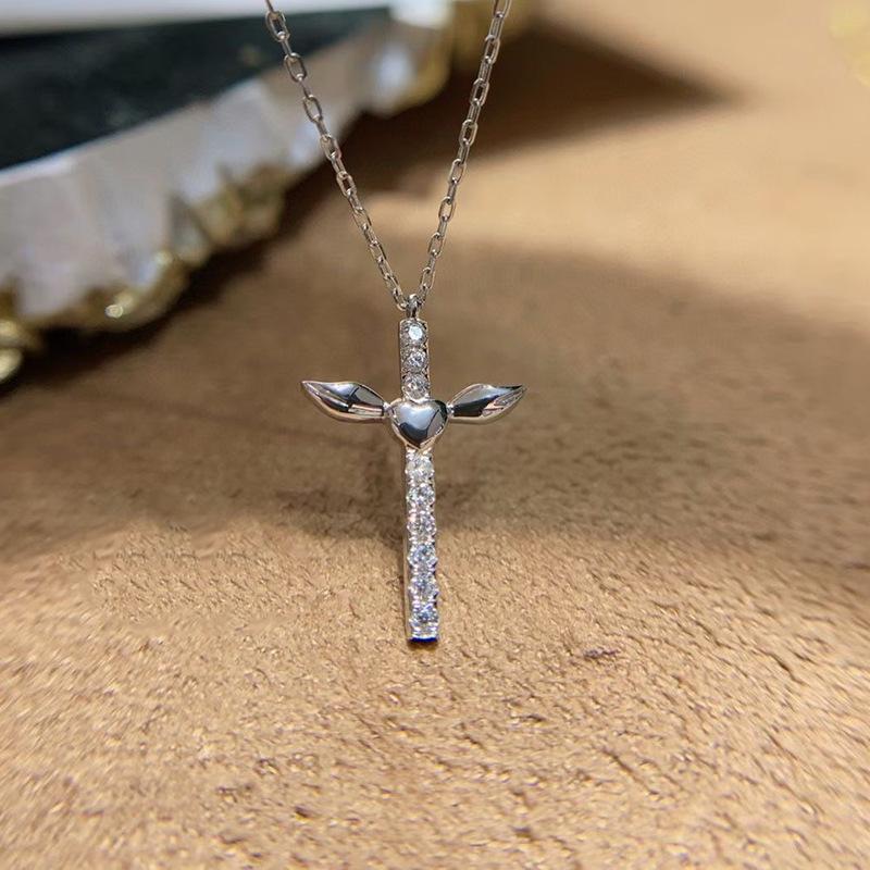 European and American Style Angel Wings Cross Necklace Fashion Simple Retro Clavicle Chain Female Temperament Versatile