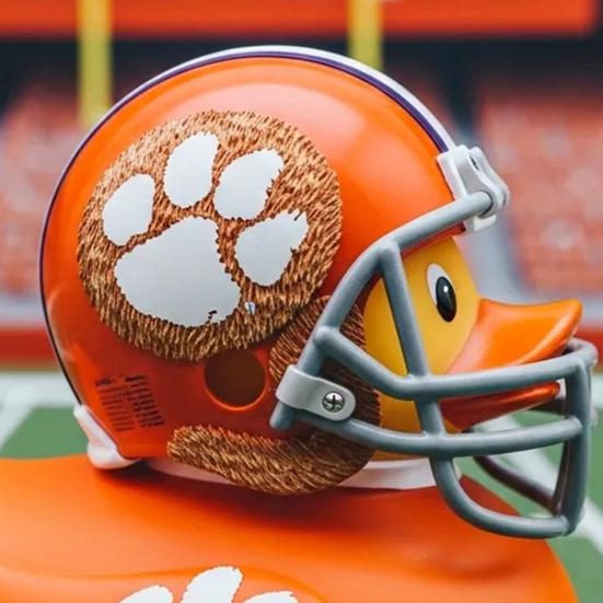 Rugby Champion Duck Figurine Rugby Football Cartoon Duck Statue Animal Sculpture Home Office Desktop Decoration Ornament