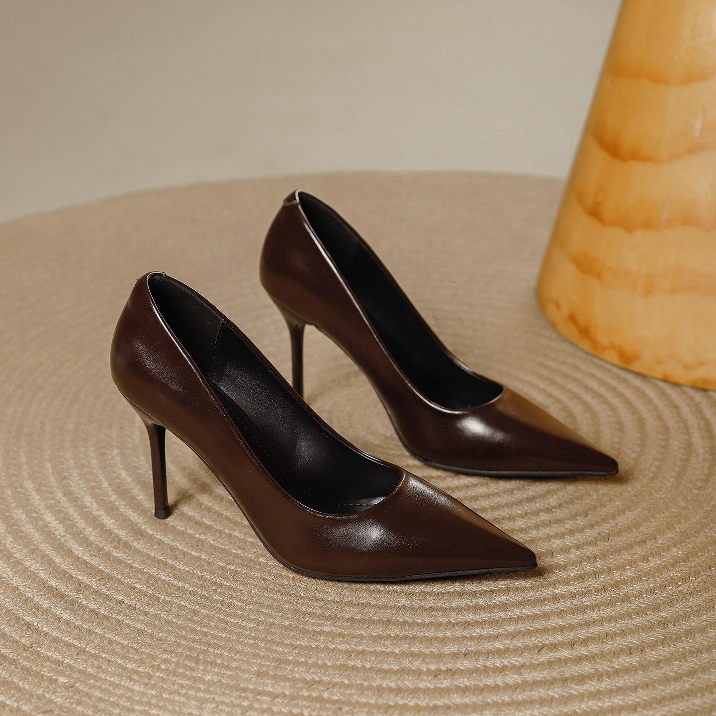 

Простые туфли на высоком каблуке женские 2025 осень новая модель острый носок мелкий вырез тонкий каблук удобная мягкая кожа профессиональные универсальные рабочие туфли 40
