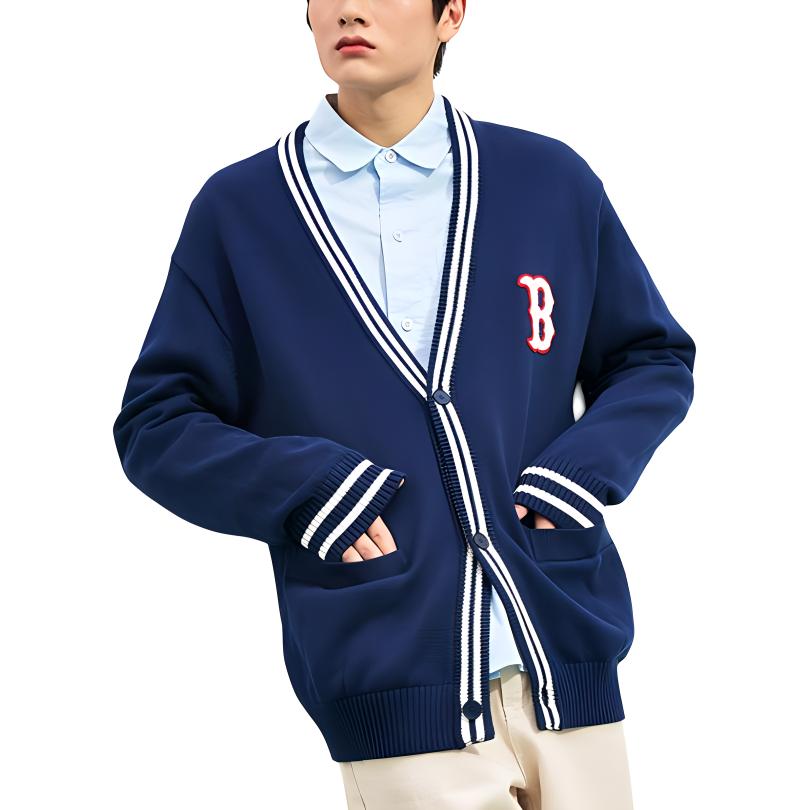 MLB Boston Red Sox Buchstaben Jacquard Gestreifter V-Ausschnitt Einreiher Strickpullover Unisex Pullover Marineblau 3AKCV0131-43NYS