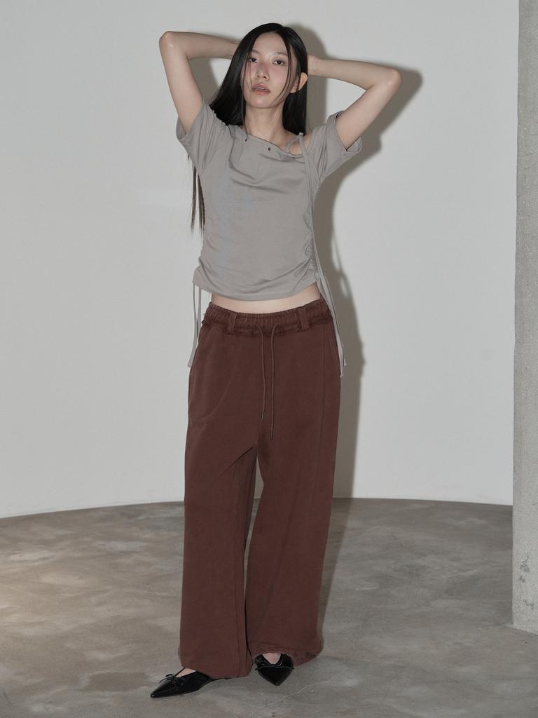 SWAYGLOW Eyelet Strap Off-Shoulder T-Shirt (Be)
