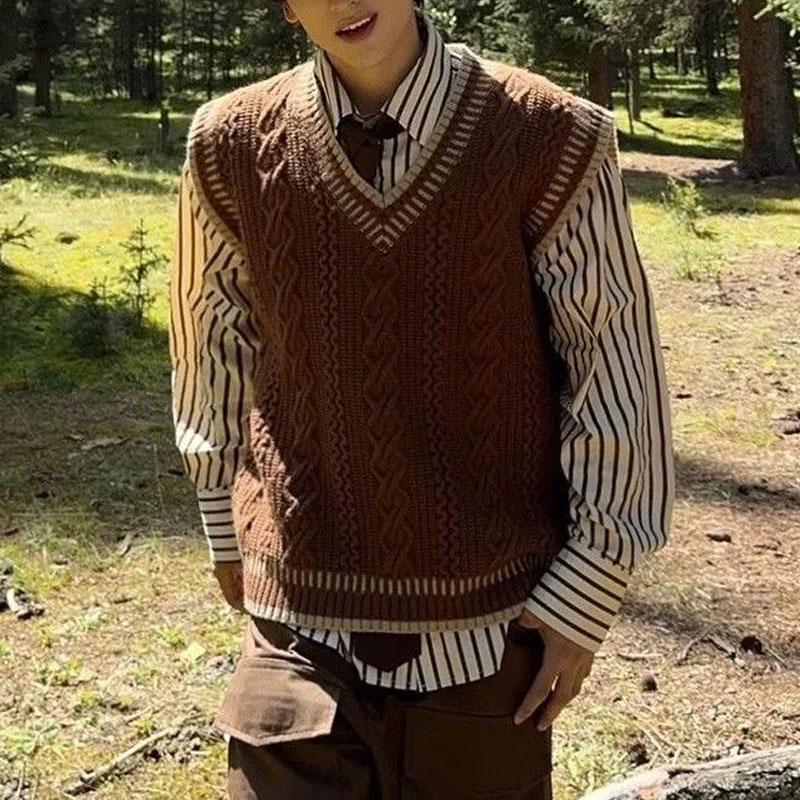 

Vintage Sweater Vest Knitted Autumn Winter Sleeveless Men s Preppy Style Loose Casual V-Neck Sweaters M хаки