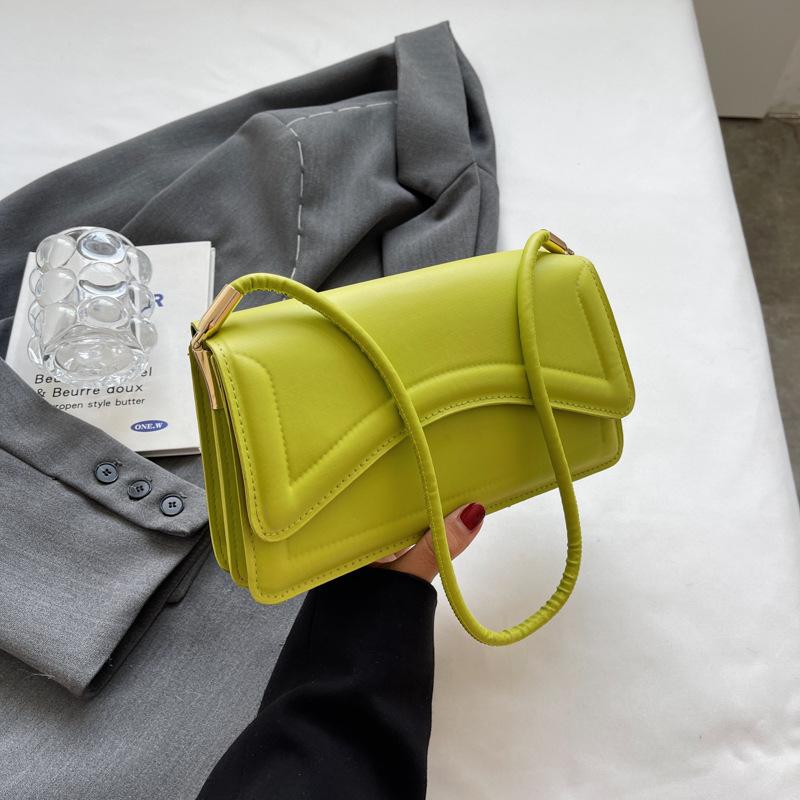 

Маленькая свежая и простая маленькая квадратная сумка, конфетного цвета, новая модная женская сумка, модная сумка через плечо, однотонная сумка-тоут, сумка через плечо. зелёный