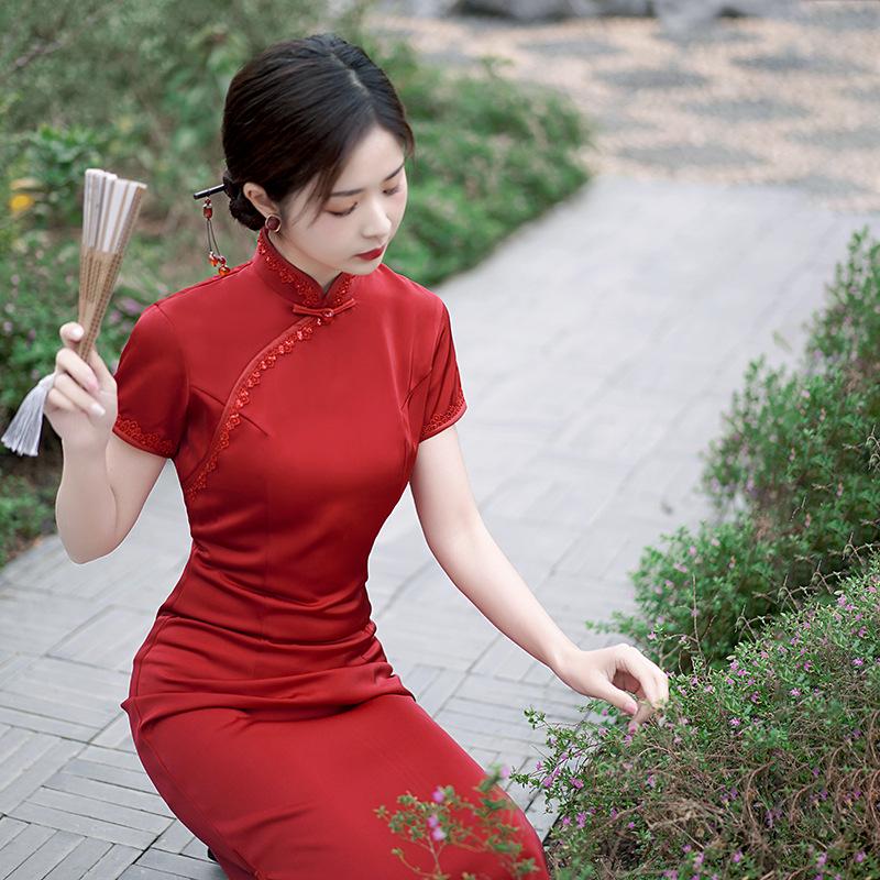Elegant Slim Cheongsam Dress In Thickened Imitation Silk with Heavy Acetic Acid Satin – Red, Black, Green for Daily or Bridal Wear