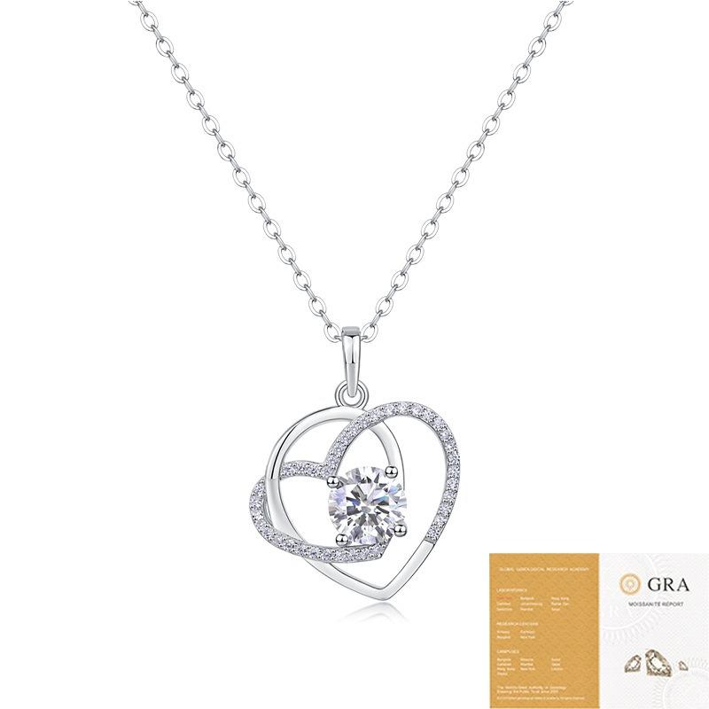 S silver heart necklace, moissanite love pendant, collarbone chain, hot-selling silver jewelry, non-fading necklace.