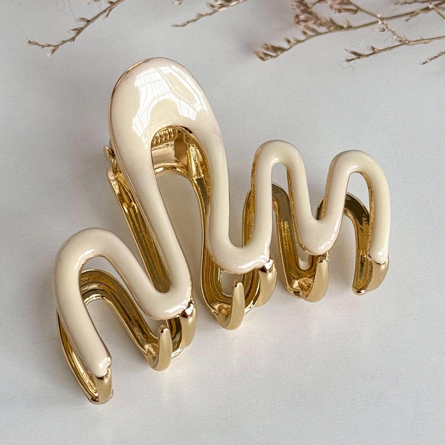 

Stylish And Versatile Hair Claw Clips In Vibrant Colors Ideal For Summer Fashion 2024 Cream 5.4cm