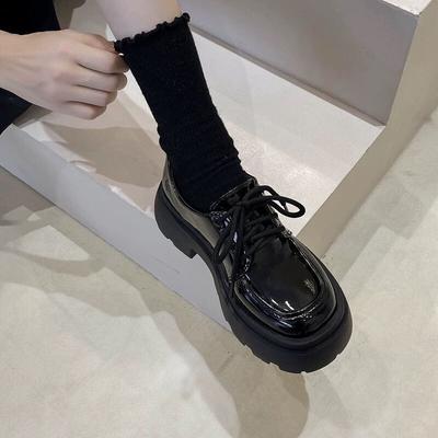 Britischer Stil Plateau kleine Lederschuhe Damen neue Frühling vielseitige schwarze Rockschuhe