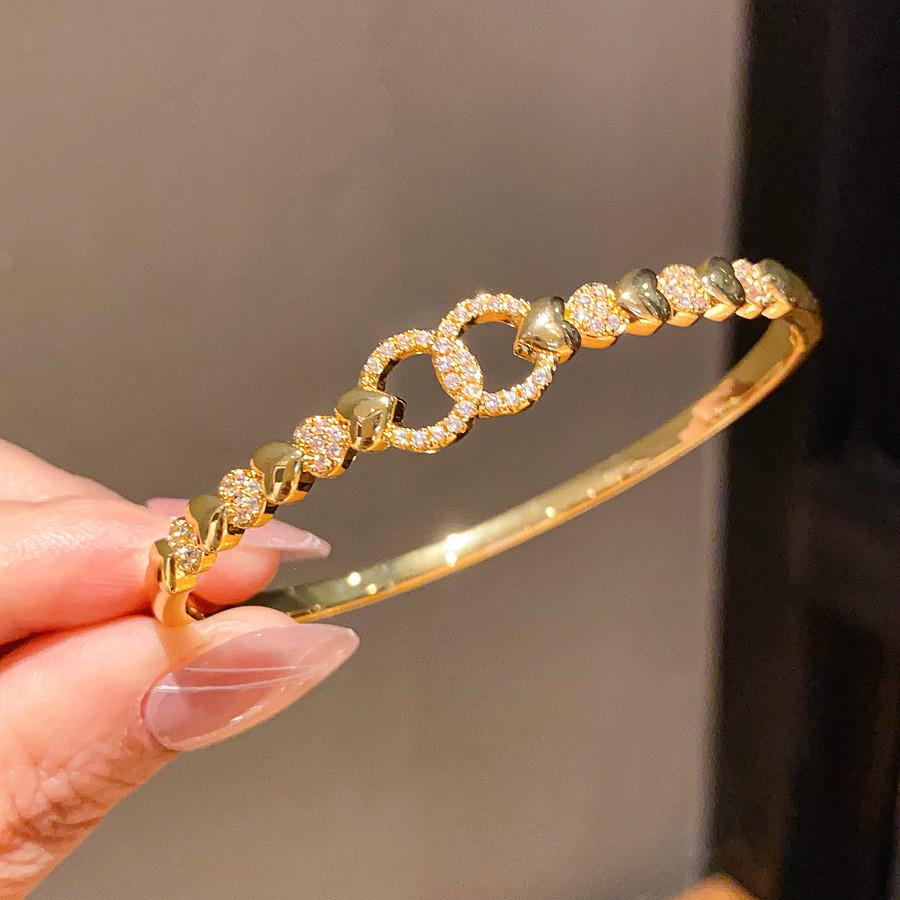 Light Luxury Zircon Gold Plated Bracelet For Women With Heart Shape Design