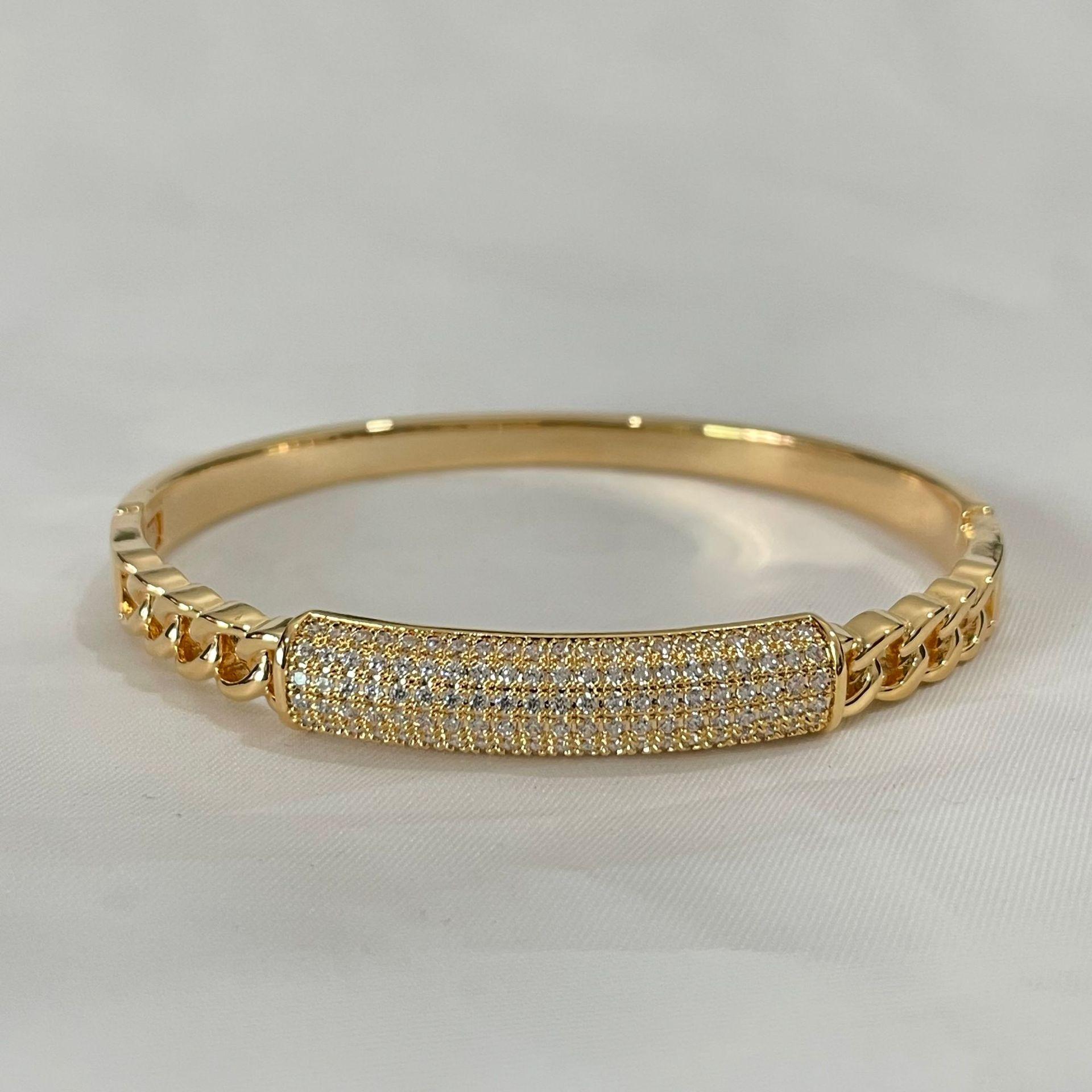 Chain Buckle Bracelet for Men, Gorgeous Dinner Party Atmosphere, Light Luxury, High-end Jewelry Bracelet One Size(16-22CM)