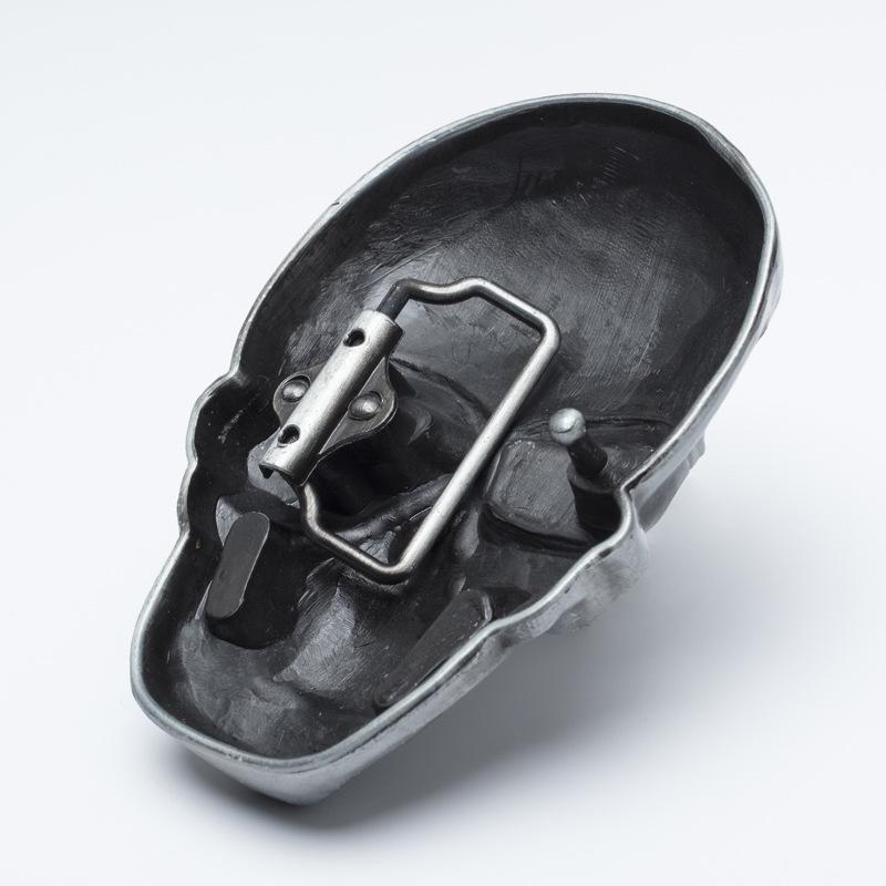 Large Alloy Skull Head Belt Buckle - Heavy Duty Halloween Skeleton Design, Fits All Sizes.