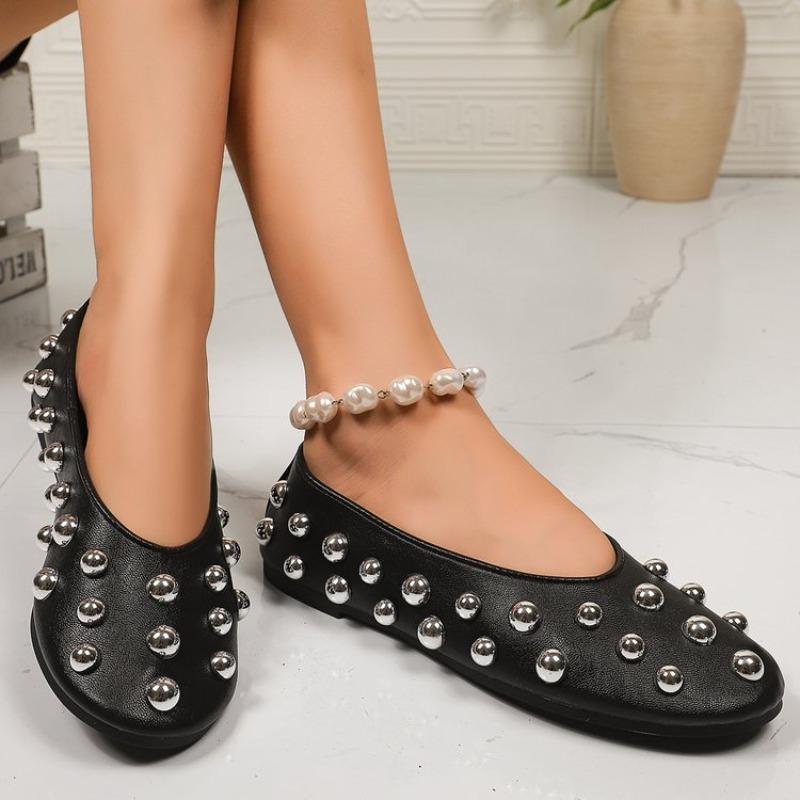 Fashion Women's New Rivet Single Shoes Fashion Round Toe Shallow Mouth Soft Sole Soft Leather Non-slip Flat Plus Size Shoes