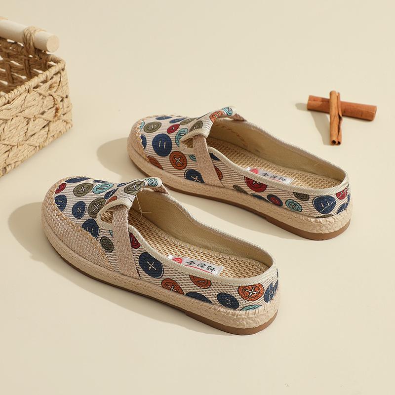 Old Beijing Cloth Shoes Middle Old Mother Cloth Shoes Flat Bottom Middle Embroidery Pattern Casual Versatile Cloth Shoes