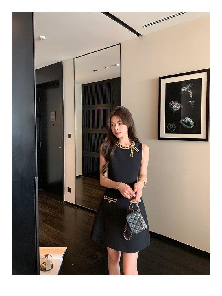Miu-Style Sleek Socialite Design: Bright Silk Sleeveless A-Line Little Black Dress, Summer Edition
