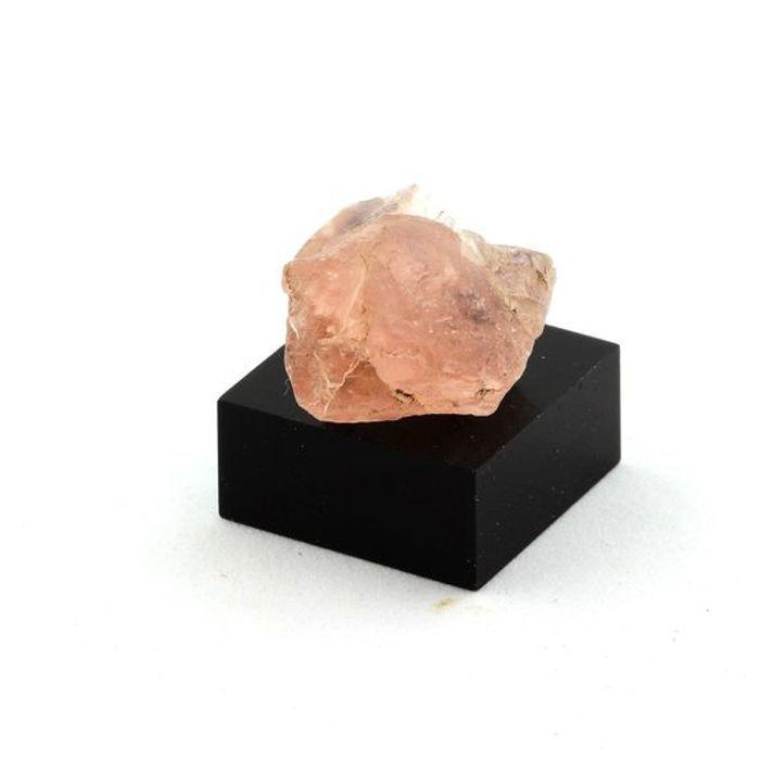 Pierres et Minéraux. Fluorite Rose. 29.65 ct. Massif du Mont-Blanc, France.