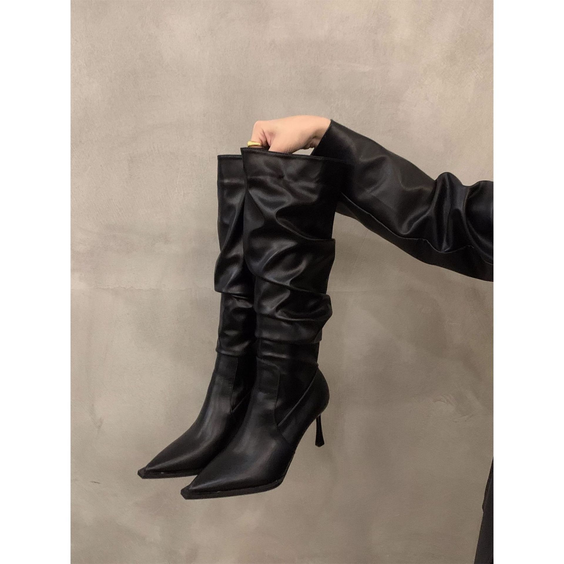 

High-heeled pointed-toed stacked long boots women s shoes 2026 new autumn and winter tall thin-heeled retro long boots 40 чорний