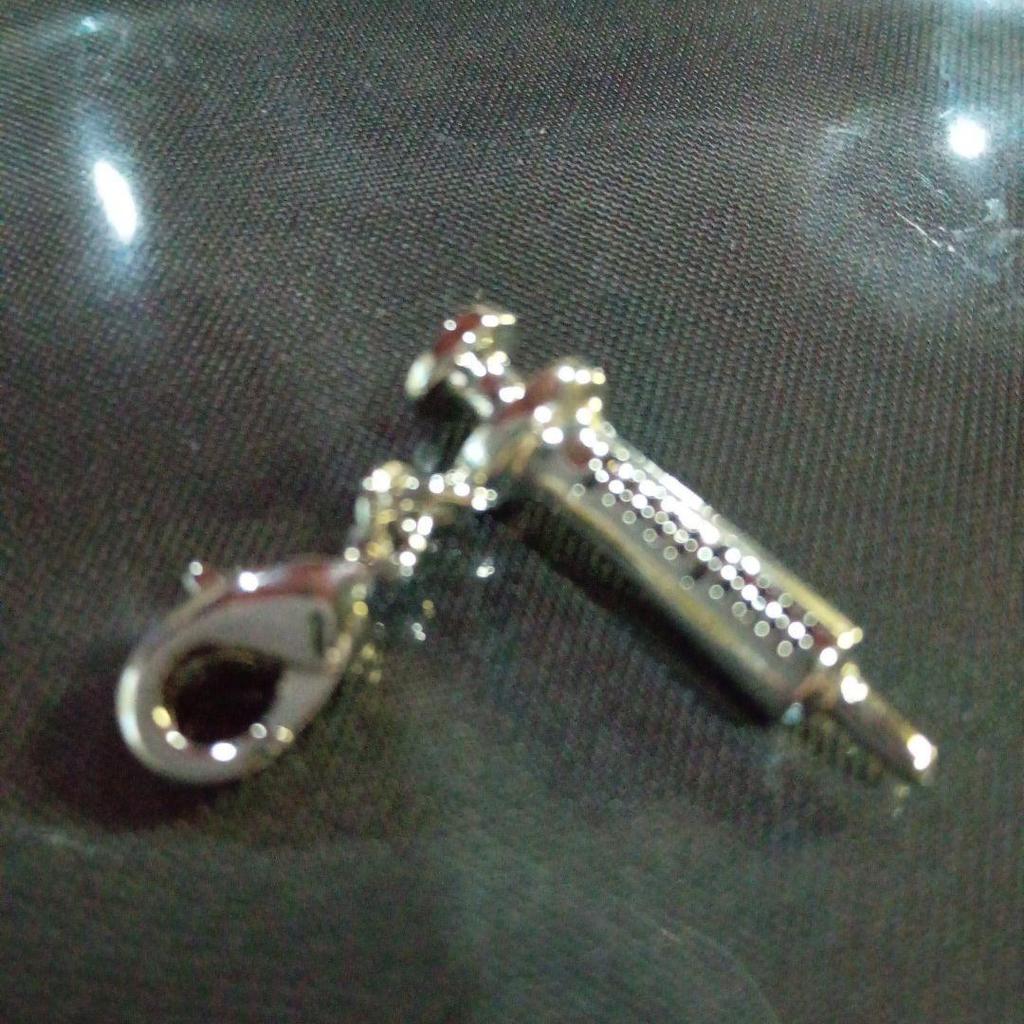 Used Q-pot Syringe-shaped silver charm approx. 2.3cm