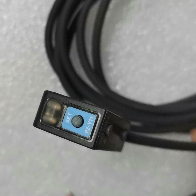 Brand New Original Genuine PZ-V11 Independent Photoelectric Sensor