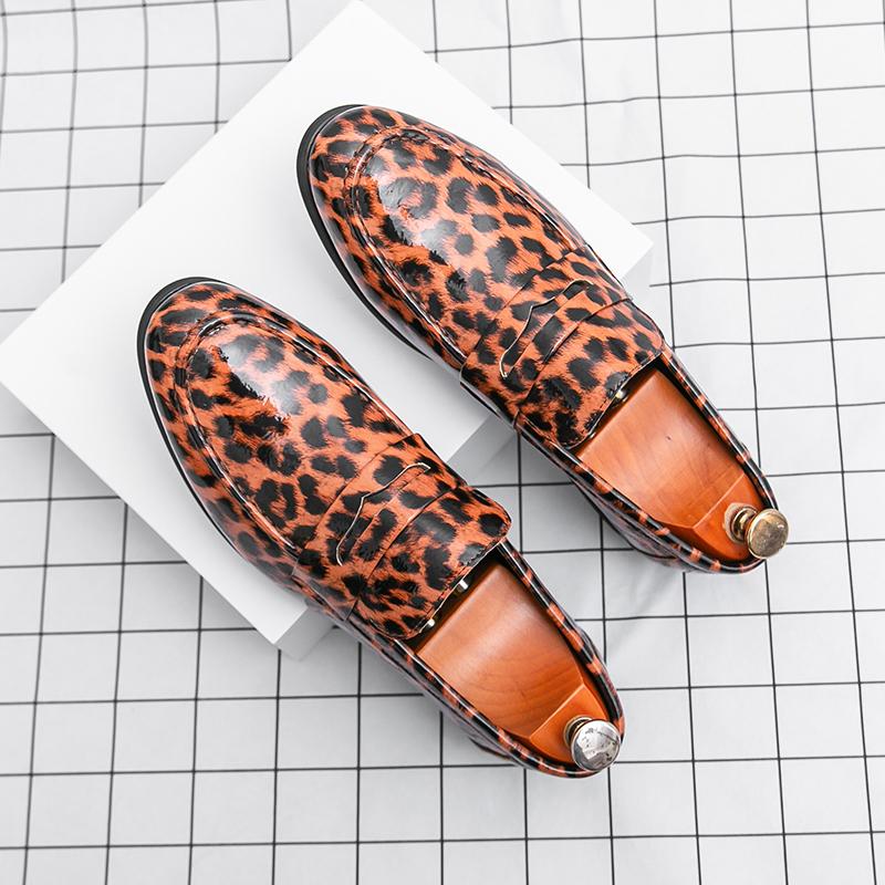Fashion Luxury Designer Pointed Leopard Pattern Patent Leather Shoes For Men Formal Wedding Prom Dress Homecoming Footwear Penny Loafter