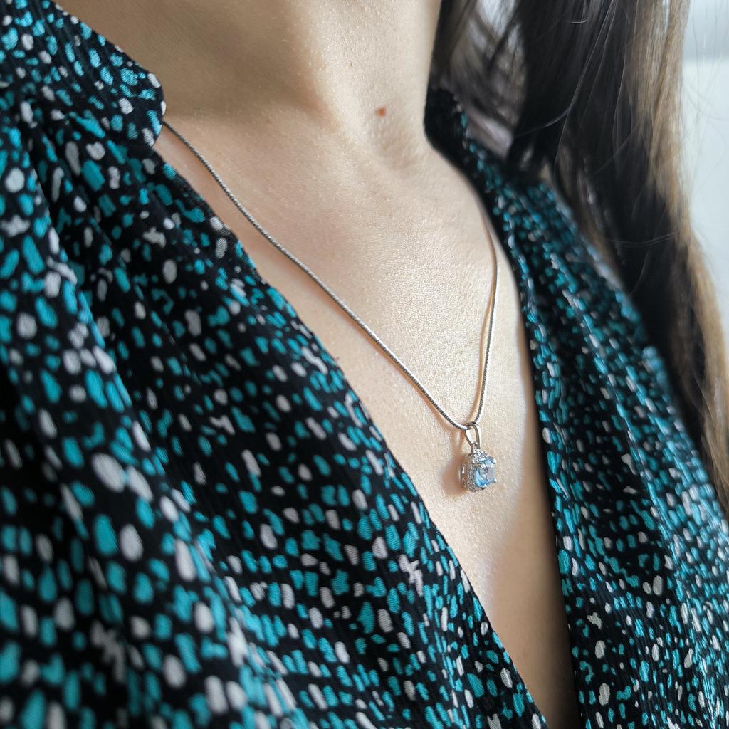 Серебряная подвеска с топазом 1.449ct, фианитами (2206811)
