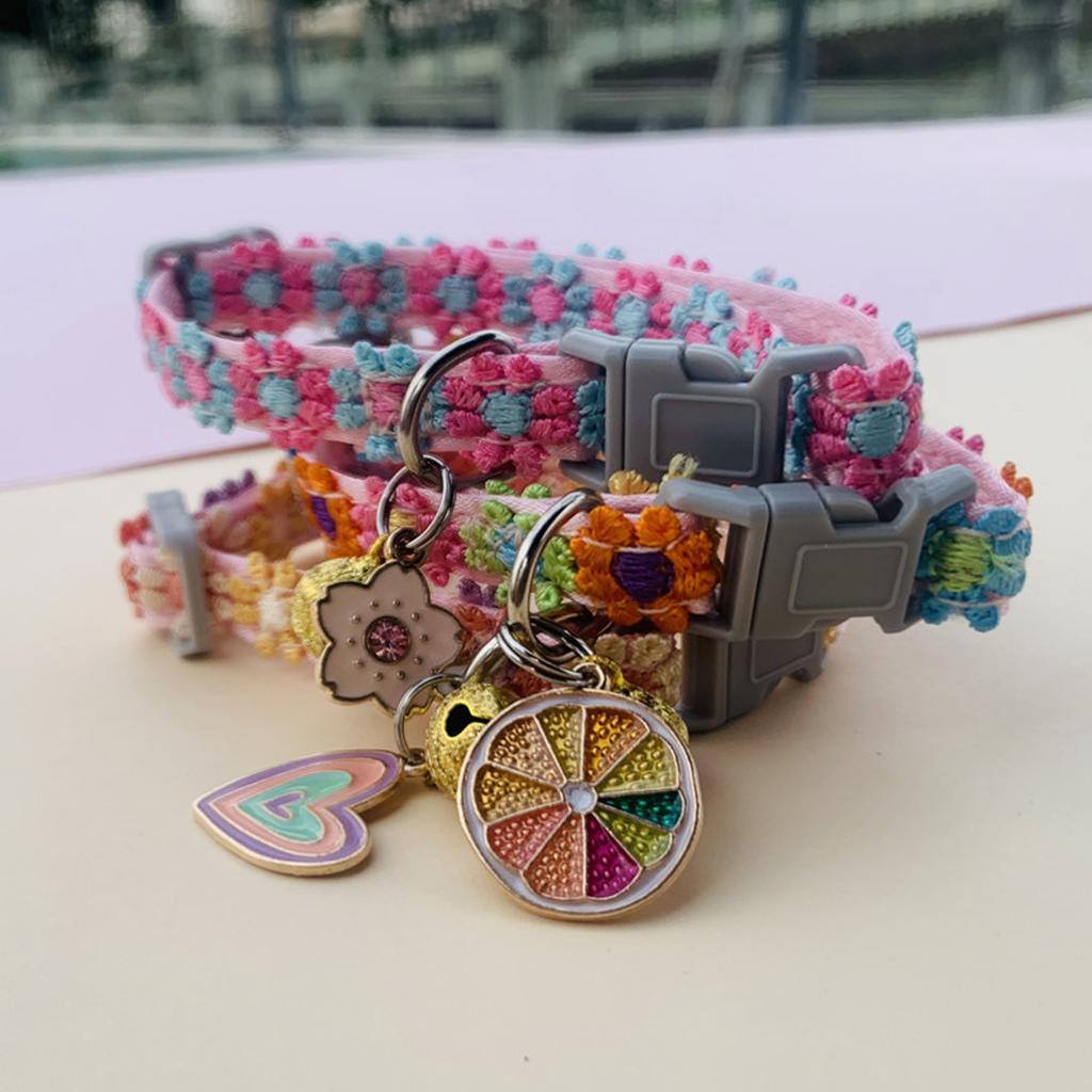 1 Stück Haustierhalsband mit Glöckchen Cartoon Pfotenabdruck Bunt Hund Welpe Kätzchen Halsband Verstellbar Sicherheitsglocke Klingel Halskette Haustier Zubehör