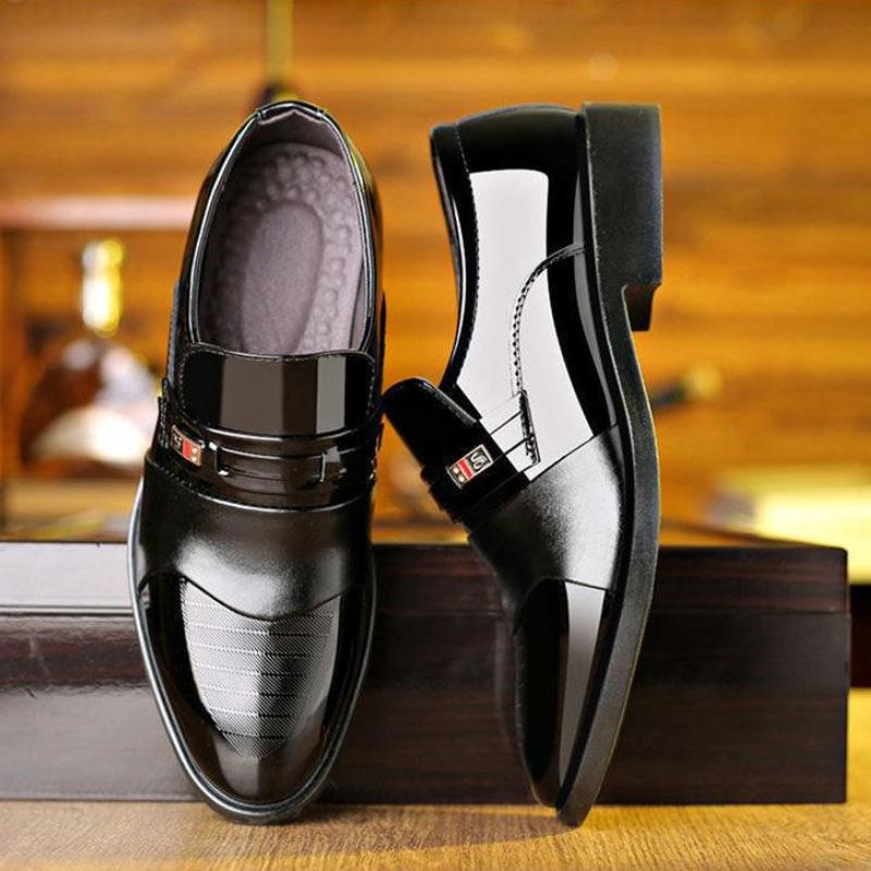 Fashion Black PU Leather Shoes Slip On Formal Men Shoes Plus Size Point Toe Wedding Shoes for Male Elegant Business Casual Shoes