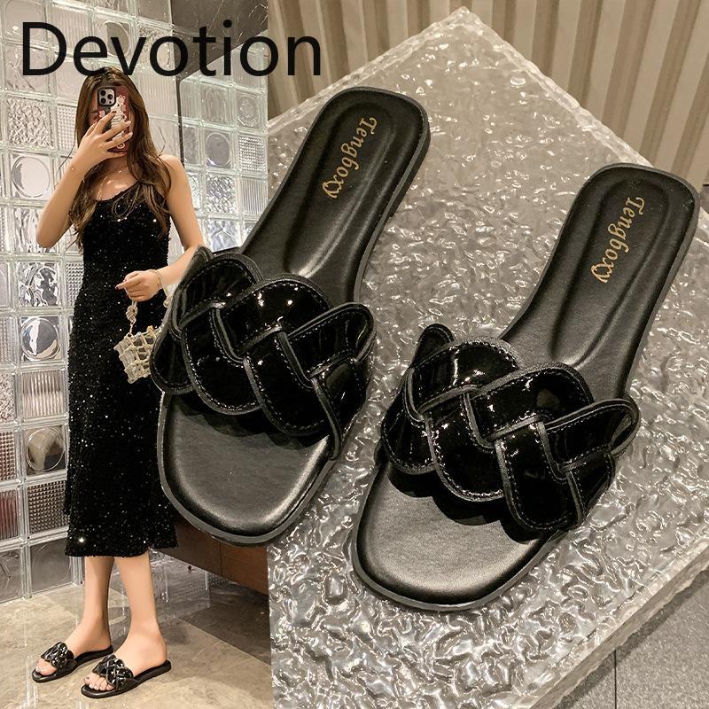 New Women's Anti-slip Flat Beach Soft-soled Shoes and One-shoulder Flip-flops Devotion