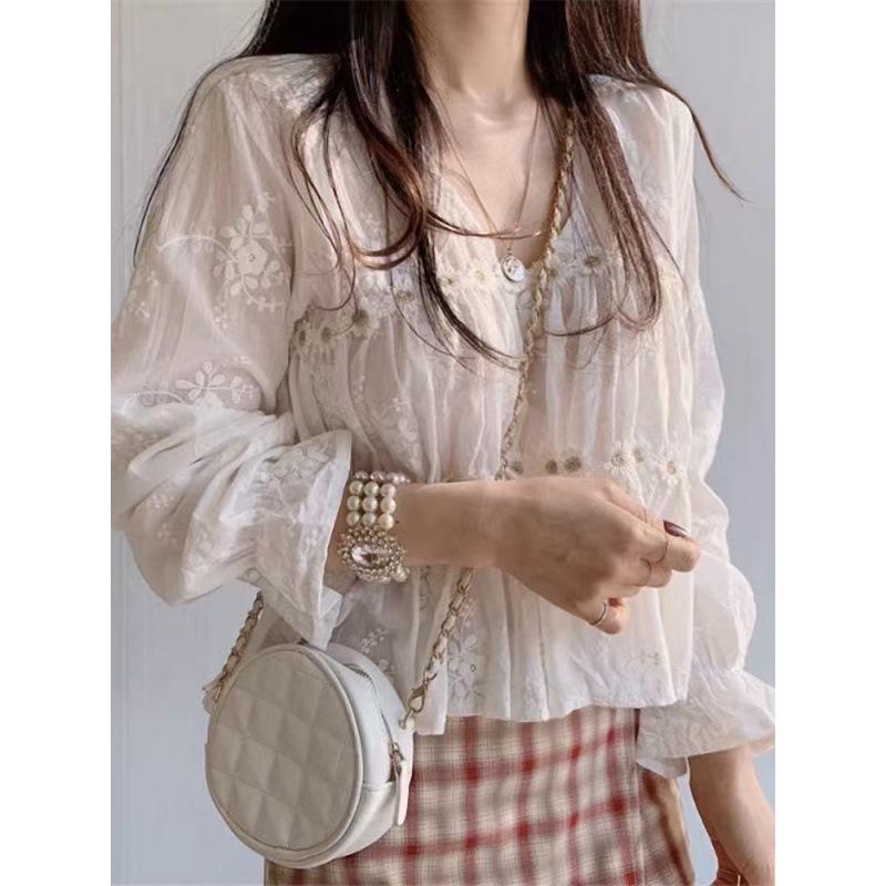 Korean Long Sleeve V-Neck Lace Daisy Top for Women