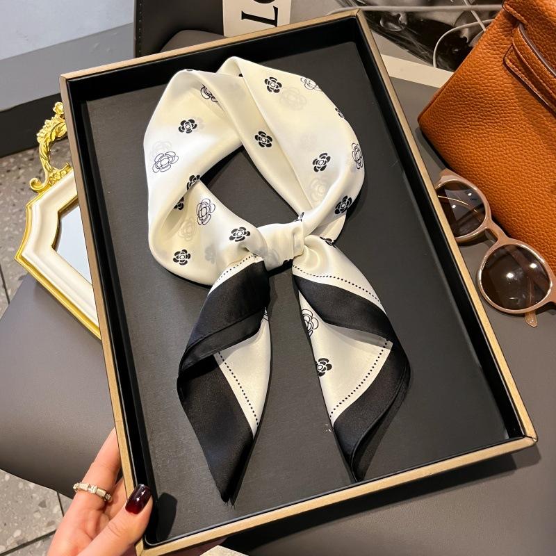 Silk scarf women's neck new scarf with coat 70 small square scarf scarf mother high-end scarf